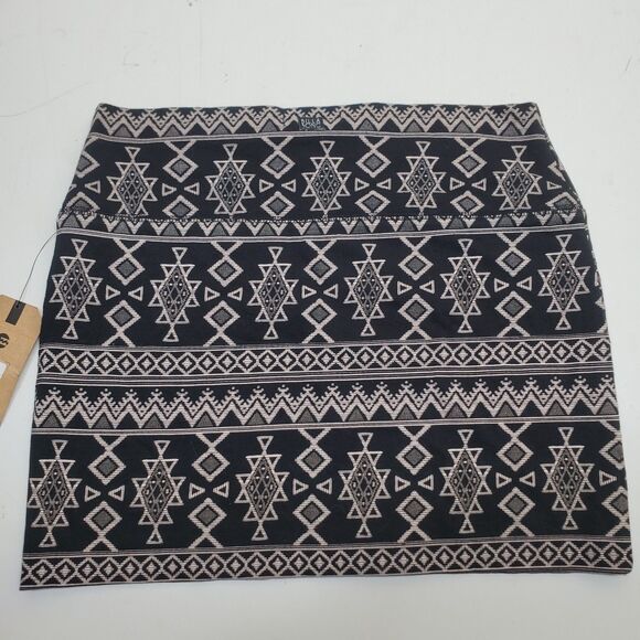 NWT BILLABONG Black Light Pink Mini Skirt Women's Medium Cotton Geometric Aztec - Picture 2 of 13